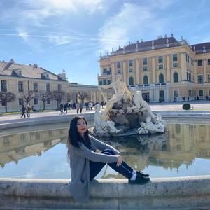 Meet your Posher, Linh